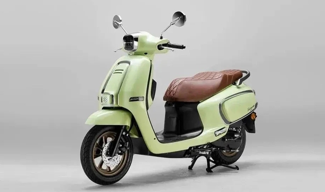 Suzuki 'nhá hàng' xe tay ga cổ điển US125, tham vọng cạnh tranh Vespa- Ảnh 2.