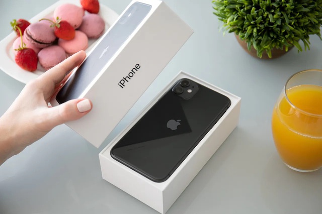 Một chiếc iPhone đời thấp hơn giúp người dùng tiết kiệm được nhiều chi phí nhưng vẫn đáp ứng tốt nhu cầu