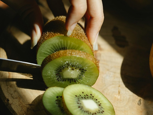 Tác dụng bất ngờ của kiwi đến cholesterol trong máu- Ảnh 1.