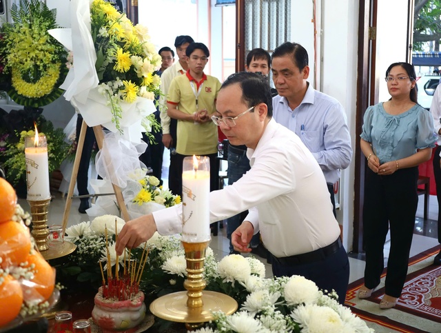 Nghẹn ngào viếng GS-TS Võ Tòng Xuân- Ảnh 2.