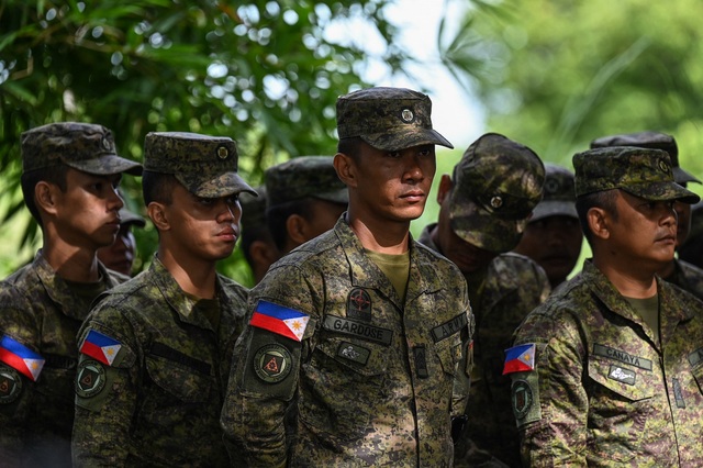 Quân đội Philippines tăng cường an ninh sau vụ sĩ quan Mỹ bán thông tin mật- Ảnh 2.