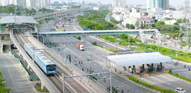 Tuyến Metro số 1 của TP.HCM chạy dọc Xa lộ Hà Nội dự kiến sẽ đi vào hoạt động từ quý 4/2024