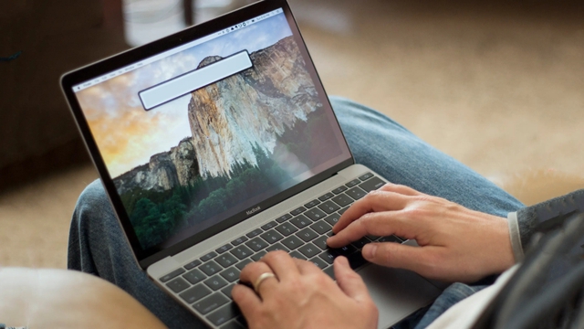 Apple liệu có hồi sinh logo phát sáng trên MacBook?- Ảnh 2.