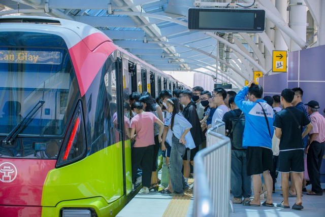 Khung cảnh ga Metro Nhổn - Hà Nội (Ảnh: Lao Động)