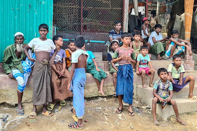 Người Rohingya ở Myanmar lại ồ ạt trốn chạy- Ảnh 1.