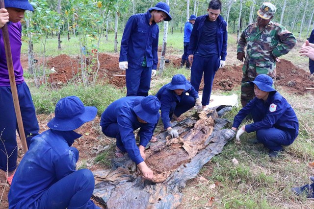 Đưa hài cốt liệt sĩ trở về đất mẹ- Ảnh 3.