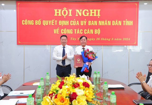 Tây Ninh điều động, bổ nhiệm nhiều cán bộ chủ chốt- Ảnh 2.