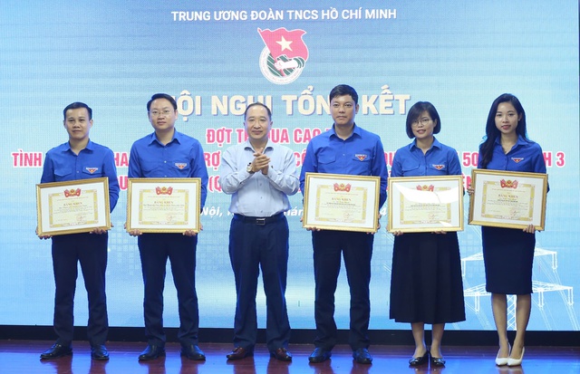 Hoàn thành đường dây 500 kV mạch 3: 'Những con số thực sự ấn tượng'- Ảnh 1.