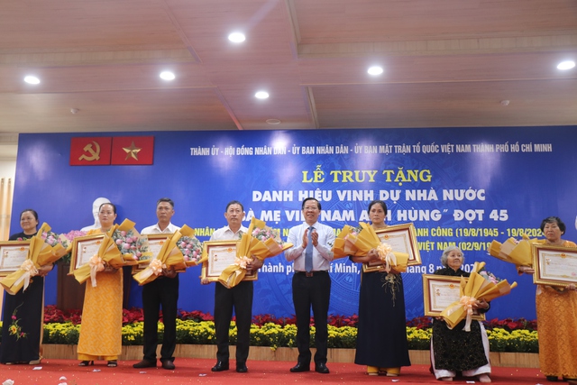 TP.HCM truy tặng danh hiệu Mẹ Việt Nam anh hùng cho 7 mẹ- Ảnh 1.