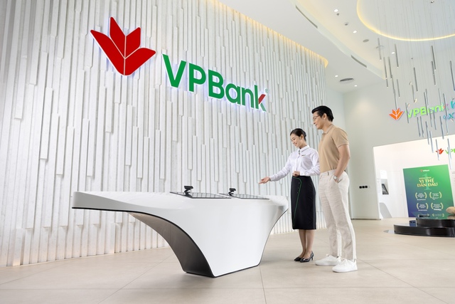 Chi nhánh Flagship của VPBank ứng dụng công nghệ giao dịch không giấy tờ