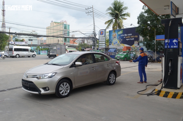 Lắc xe khi tiếp nhiên liệu có giúp đổ được nhiều xăng, dầu hơn? - Ảnh 3.