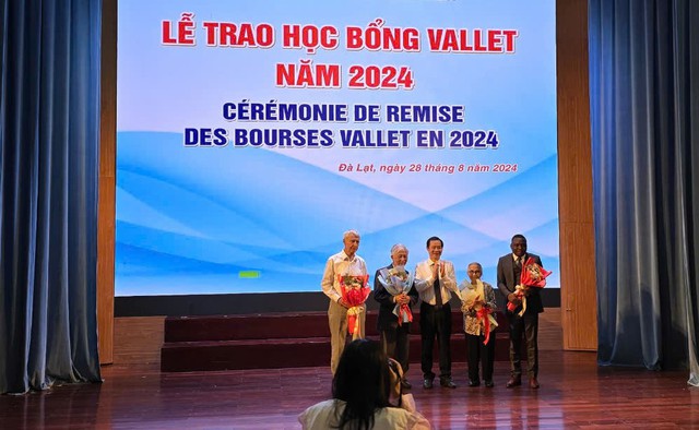 24 năm học bổng Vallet đến với học sinh, sinh viên phố núi Đà Lạt- Ảnh 2.