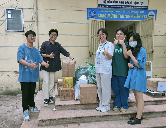 Hoạt động công tác xã hội ý nghĩa này có sự tham gia của nhiều bạn trẻ.