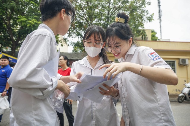 Đề thi vào lớp 10 của Hà Nội năm 2025 sẽ tăng yếu tố thực tế  - Ảnh 1.