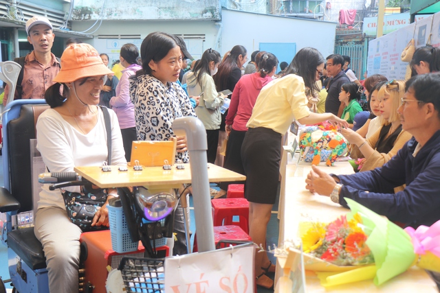 TP.HCM hỗ trợ người lao động, người khuyết tật tìm việc làm - Ảnh 4.