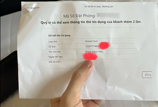 Thông tin thẻ tín dụng của khách hàng được in đầy đủ ra giấy, không có bất kỳ biện pháp bảo mật nào để ngăn bị lợi dụng