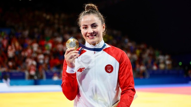 Thêm bê bối Olympic: Bố của VĐV đoạt HCV bị bắt vì cưỡng hôn tình nguyện viên- Ảnh 2.