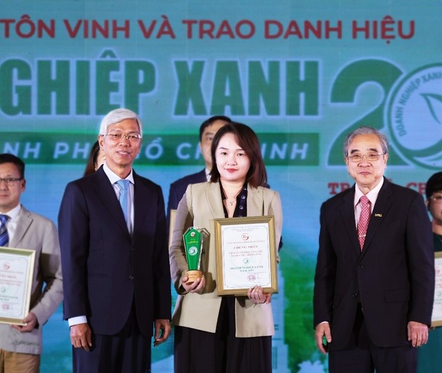 PNJ được vinh danh 'Doanh nghiệp xanh TP.HCM 2024'- Ảnh 1.