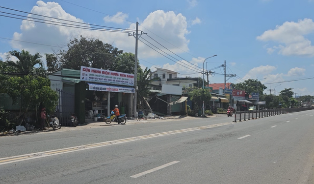 TP.HCM: Bất an vì liên tiếp tai nạn, xe lao nhà dân trên tỉnh lộ 8- Ảnh 2.