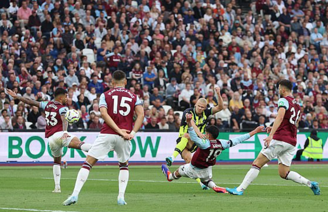 Haaland lập kỷ lục với cú hat-trick thứ hai giúp Man City hạ West Ham - Ảnh 1.