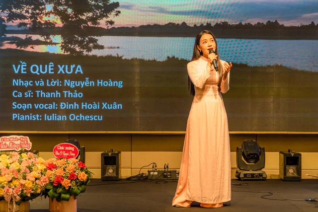 Sâu lắng đêm ra mắt album nhạc của nhà toán học- Ảnh 1.