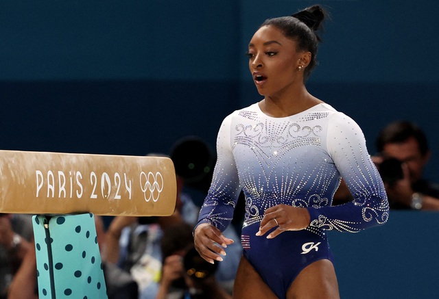 Huyền thoại TDDC Simone Biles ngã ở chung kết, mất luôn huy chương Olympic: Chuyện khó tin- Ảnh 3.