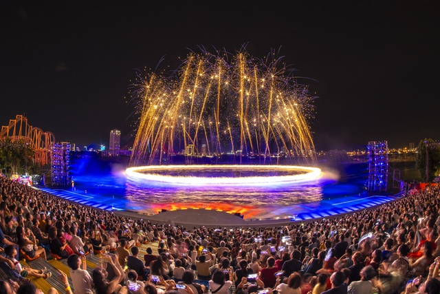 Du lịch Đà Nẵng - Show Symphony of River