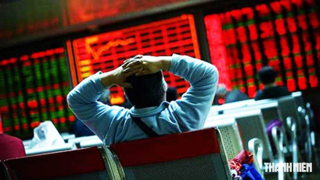 Cổ phiếu PNJ, MWG... giảm sàn, VN-Index rớt dưới 1.700 điểm - Ảnh 1.