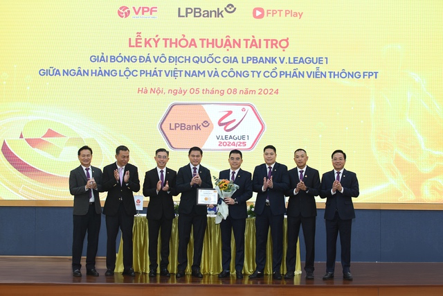 LPBank - nhà tài trợ chính Giải bóng đá vô địch Quốc gia LPBank V.League 1 - 2024/2025- Ảnh 4.