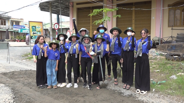 Mùa hè xanh tại huyện Tam Nông của sinh viên Văn Hiến- Ảnh 5.