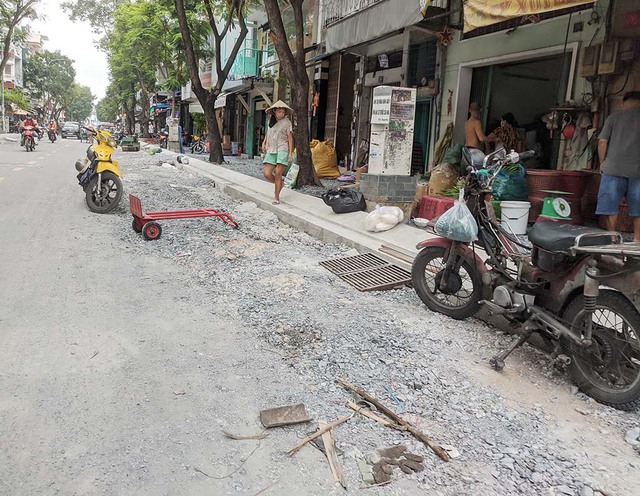 Công trình thi công quá ngổn ngang- Ảnh 2.