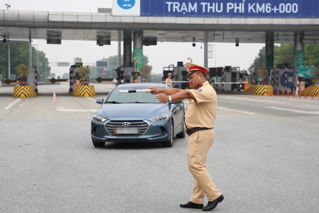 Đề xuất 'thưởng' tối đa 5 triệu đồng cho người báo tin vi phạm giao thông- Ảnh 2.