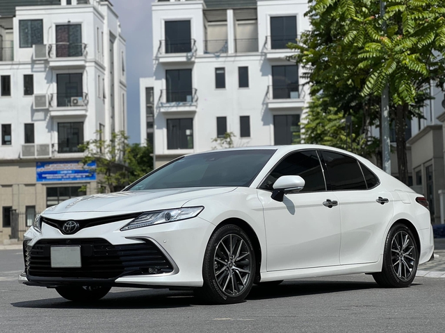 Toyota Camry gian lận thử nghiệm an toàn tại Nhật Bản- Ảnh 1.