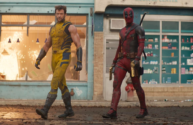 Vợ chồng Ryan Reynolds - Blake Lively đụng độ ngoài phòng vé- Ảnh 3. Vợ chồng Ryan Reynolds - Blake Lively đụng độ ngoài phòng vé- Ảnh 3.