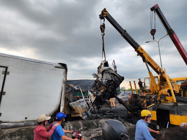  Xe tải đông lạnh tuột dốc không phanh- Ảnh 9.