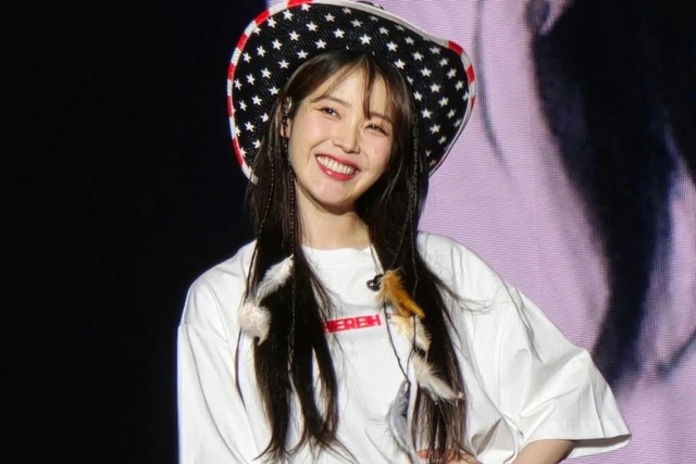 IU được gọi là 'Taylor Swift của Kpop'- Ảnh 1.