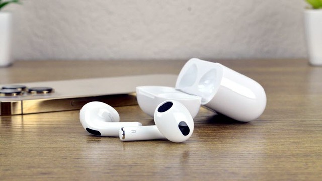 Lý do nên chọn AirPods 3 thay vì chờ đợi AirPods 4- Ảnh 1. Lý do nên chọn AirPods 3 thay vì chờ đợi AirPods 4- Ảnh 1.