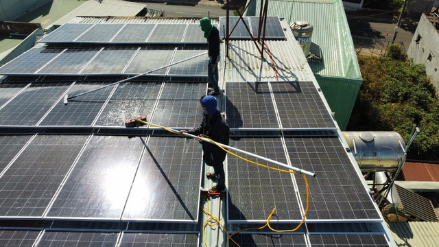 Giá mua điện mặt trời tự sản, tự tiêu có thể cao hơn đề xuất 671 đồng/kwh- Ảnh 1.