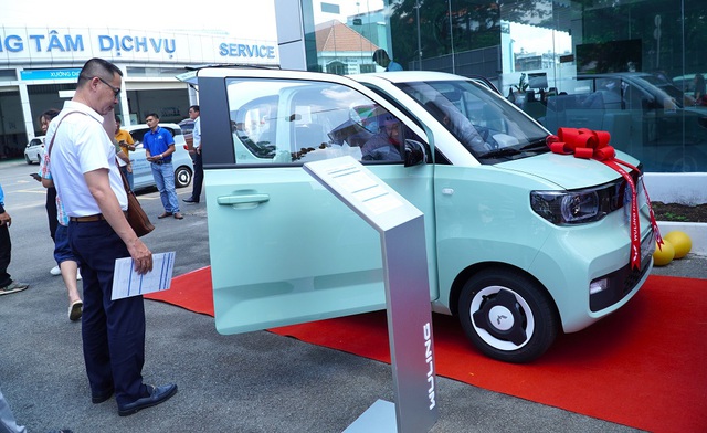 Wuling Mini EV giảm giá còn dưới 200 triệu đồng- Ảnh 1.