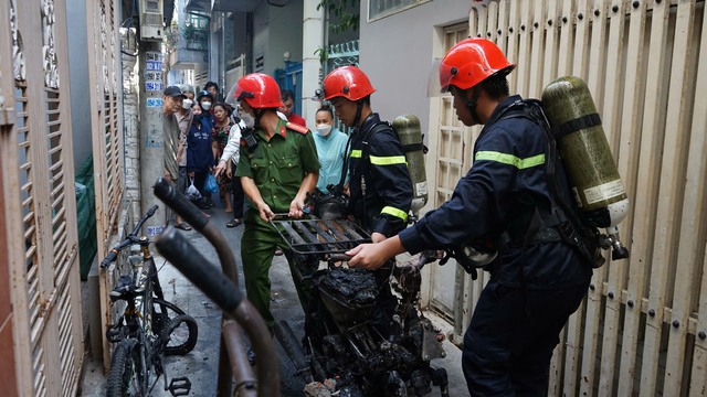 Đà Nẵng: Cháy kho hàng điện tử trong ngõ nhỏ khu vực chợ Cồn- Ảnh 2.