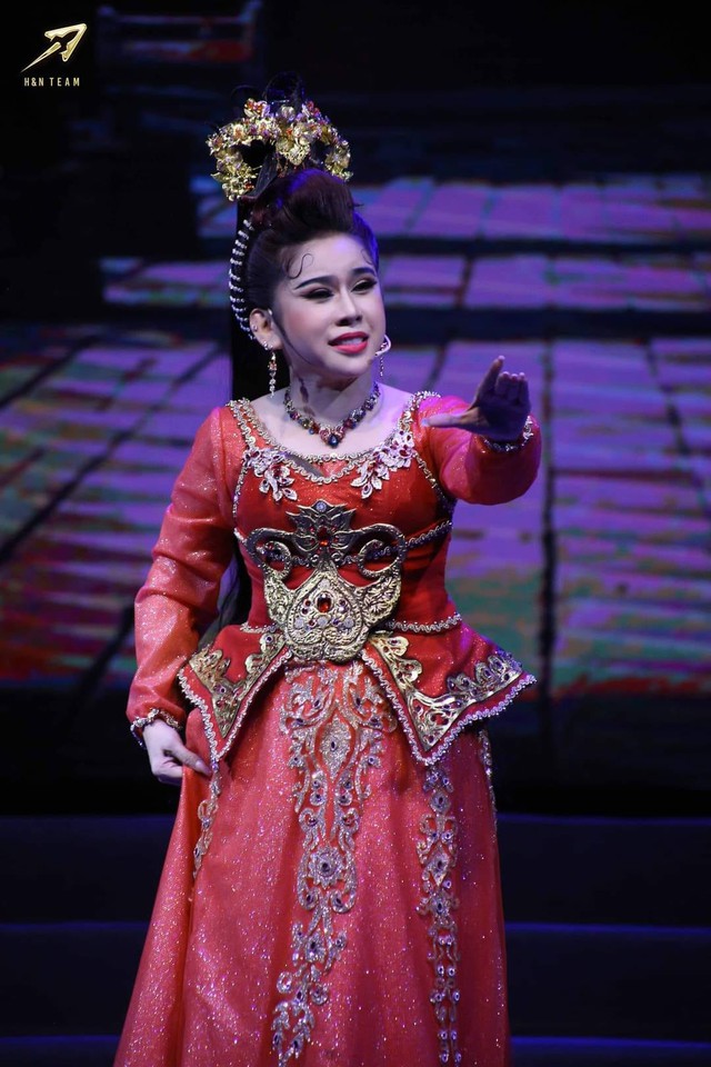 Con nuôi Kim Tử Long nói lý do quyết làm show cải lương, không cần có lời- Ảnh 2.