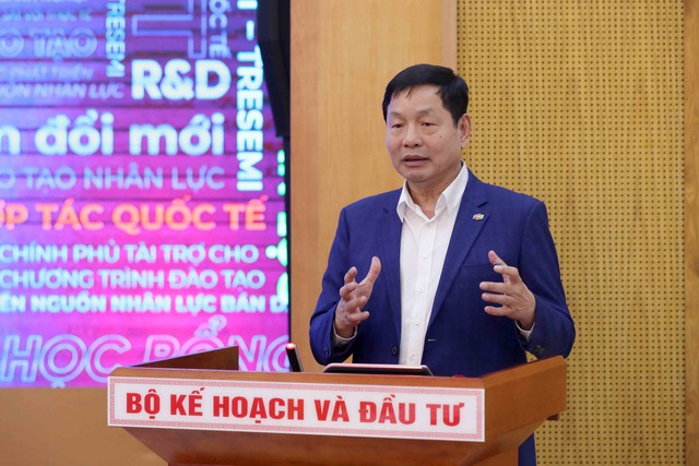 Bộ trưởng KH-ĐT: 'Phấn đấu đào tạo hàng triệu nhân lực ngành bán dẫn'- Ảnh 1.