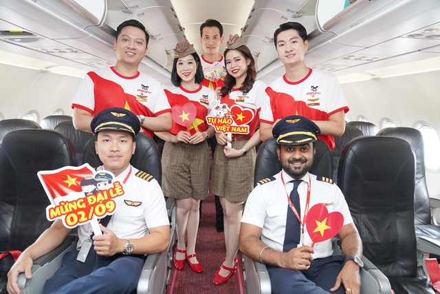 Rực rỡ cờ đỏ sao vàng mừng kỷ niệm Quốc khánh 2.9 trên các chuyến bay Vietjet- Ảnh 7.