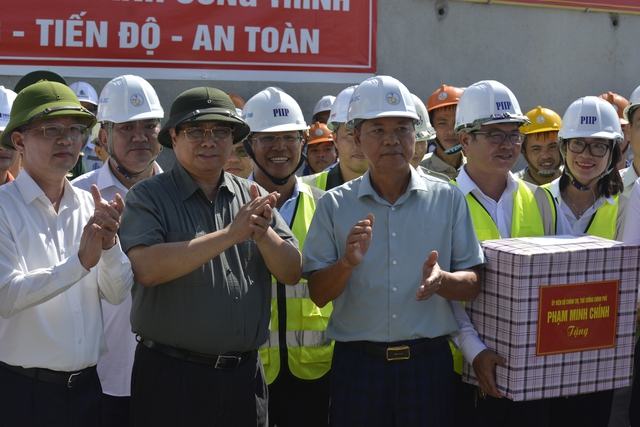 Thủ tướng Phạm Minh Chính: Lấn biển tạo quỹ đất mới, mở rộng không gian phát triển - Ảnh 3.