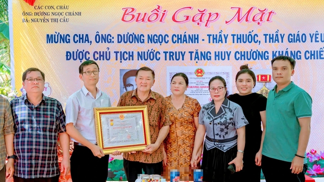 Truy tặng Huy chương Kháng chiến hạng Nhì cho người bị nghi oan hàng chục năm- Ảnh 1.