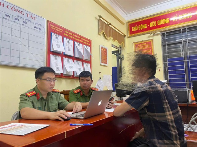 Hàng loạt người bị triệu tập vì tung tin 'vỡ đê'- Ảnh 1.