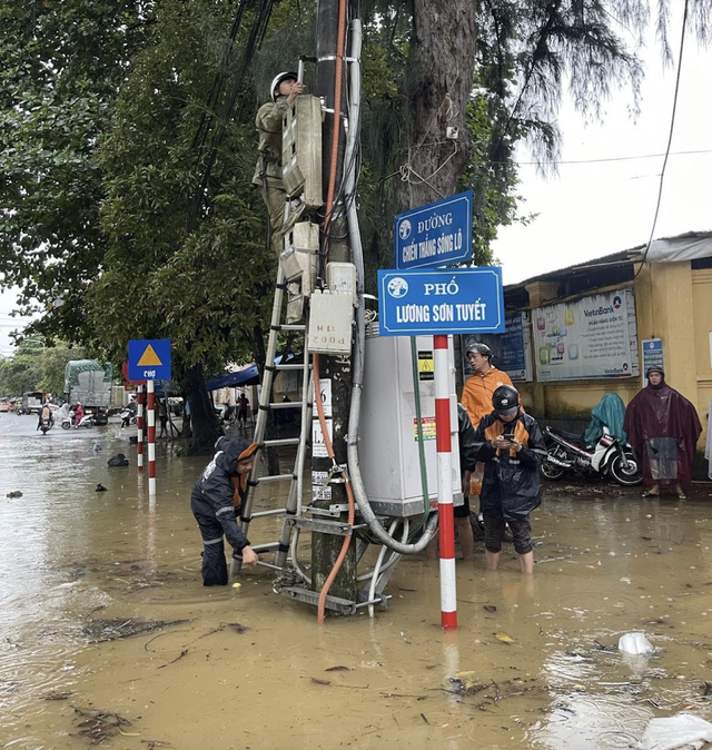 Nhà mạng FPT tập trung khôi phục hạ tầng miền Bắc, đảm bảo kết nối sau bão- Ảnh 1.