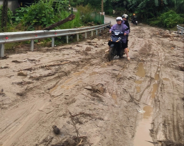 Các đoàn cứu trợ miền Bắc cần lưu ý an toàn trên đường: Kinh nghiệm từ những đoàn đi trước- Ảnh 3.