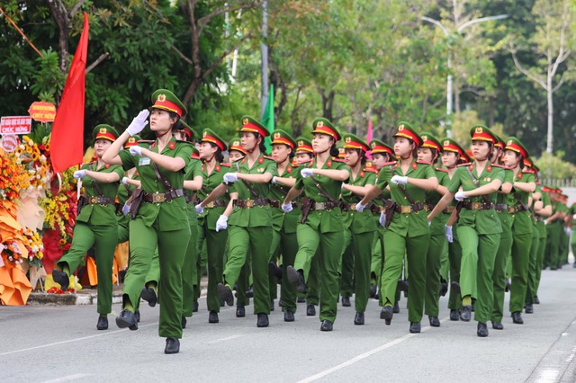 Học viên ĐH Cảnh sát nhân dân biểu diễn võ thuật trong lễ khai giảng- Ảnh 1.