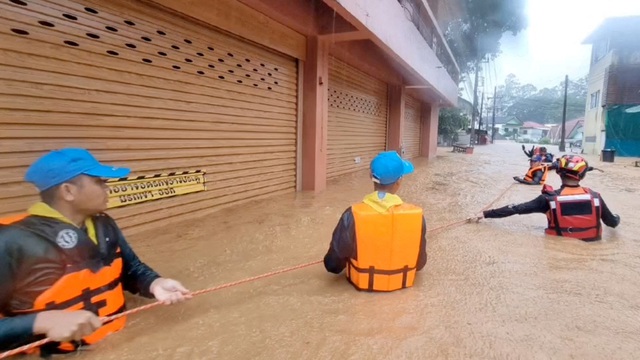 Tình hình 'nguy cấp' sau bão Yagi, Thái Lan điều lực lượng đặc nhiệm ứng cứu- Ảnh 1.